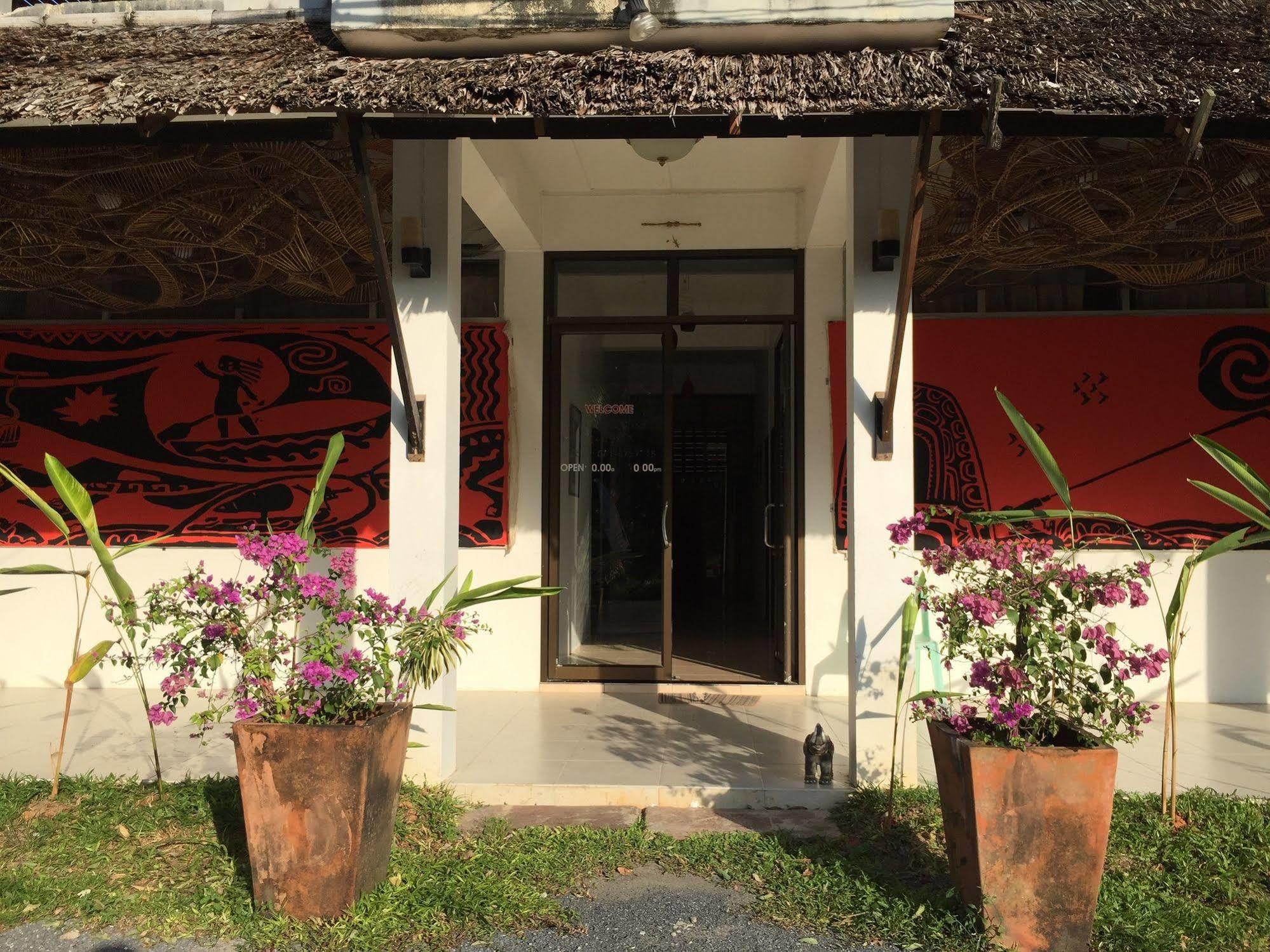 Готель Natai House Екстер'єр фото