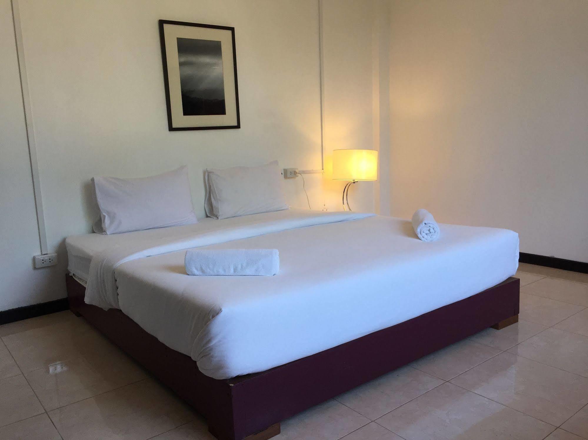 Готель Natai House Екстер'єр фото