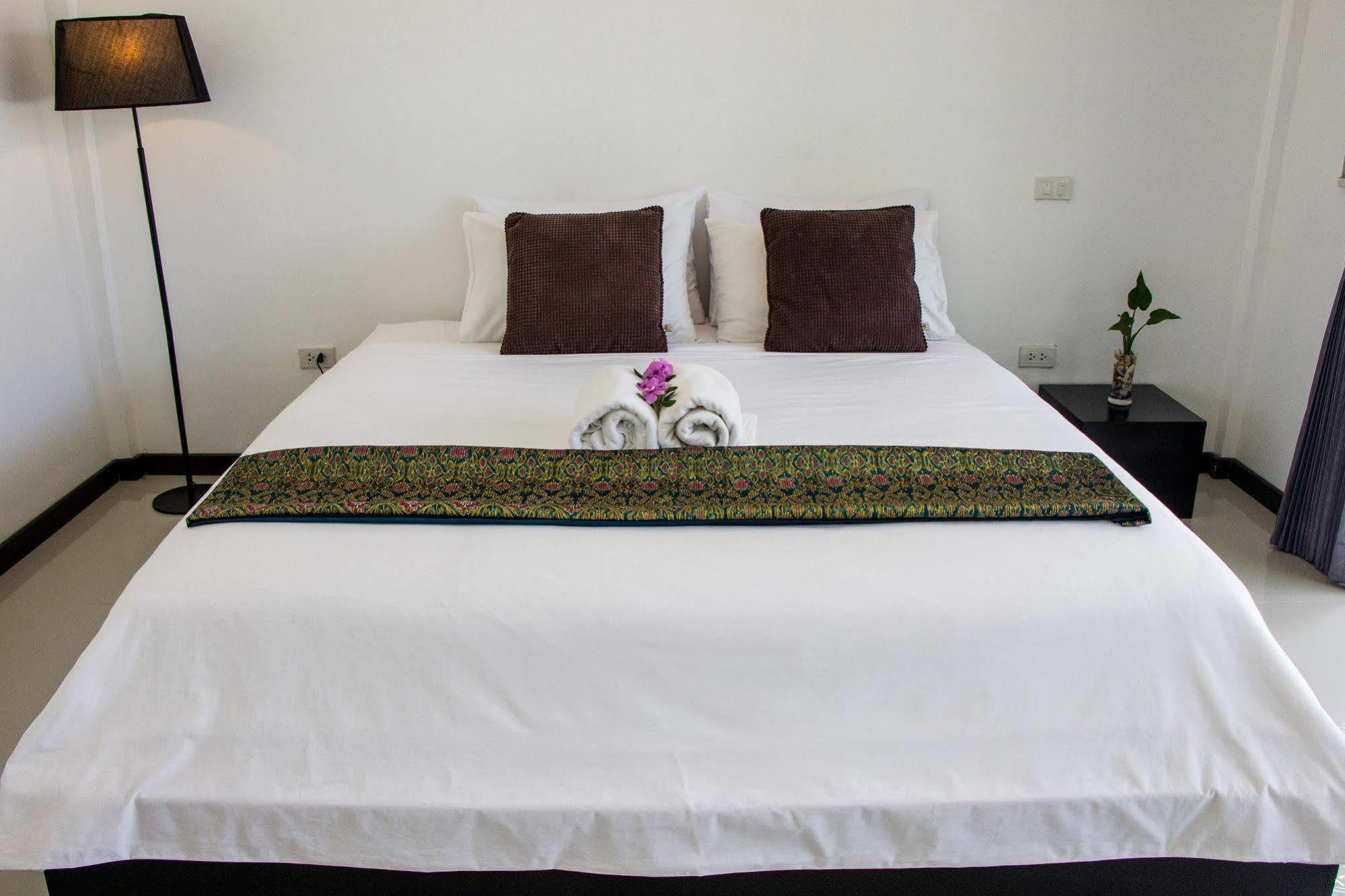 Готель Natai House Екстер'єр фото