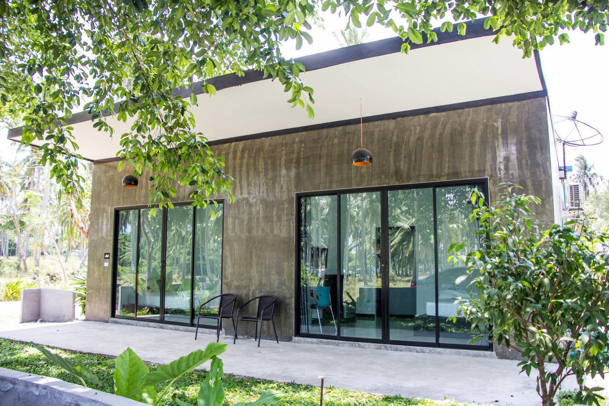 Готель Natai House Екстер'єр фото